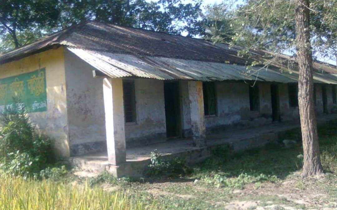 Nostalgic Foundations: The Original Building of Lakshman Pur School